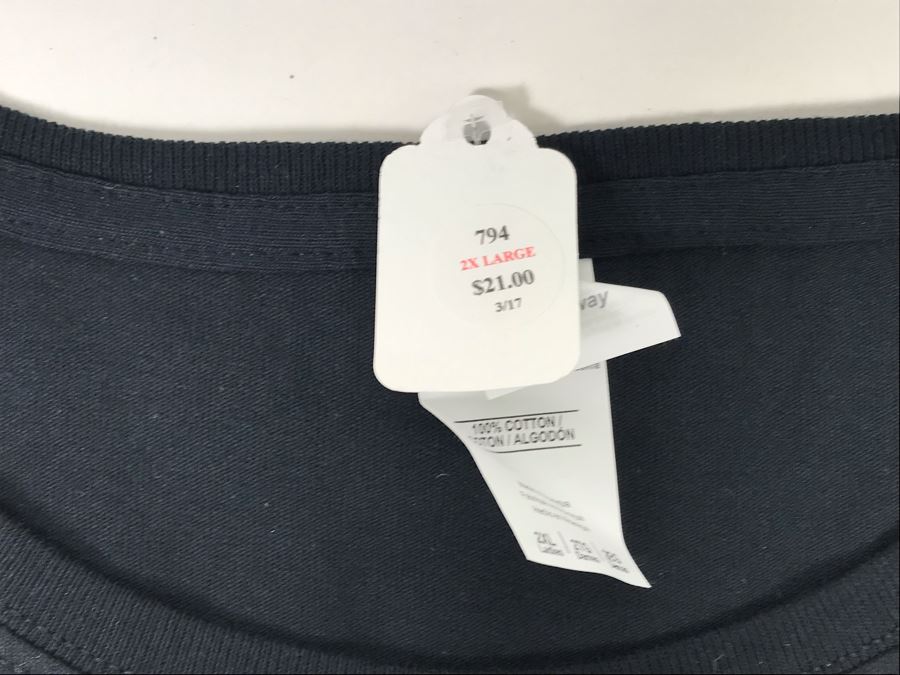 (17) New T-Shirts 'Shake Your Shamrocks' - See Photos For Sizes - Retails $357 [Photo 4]