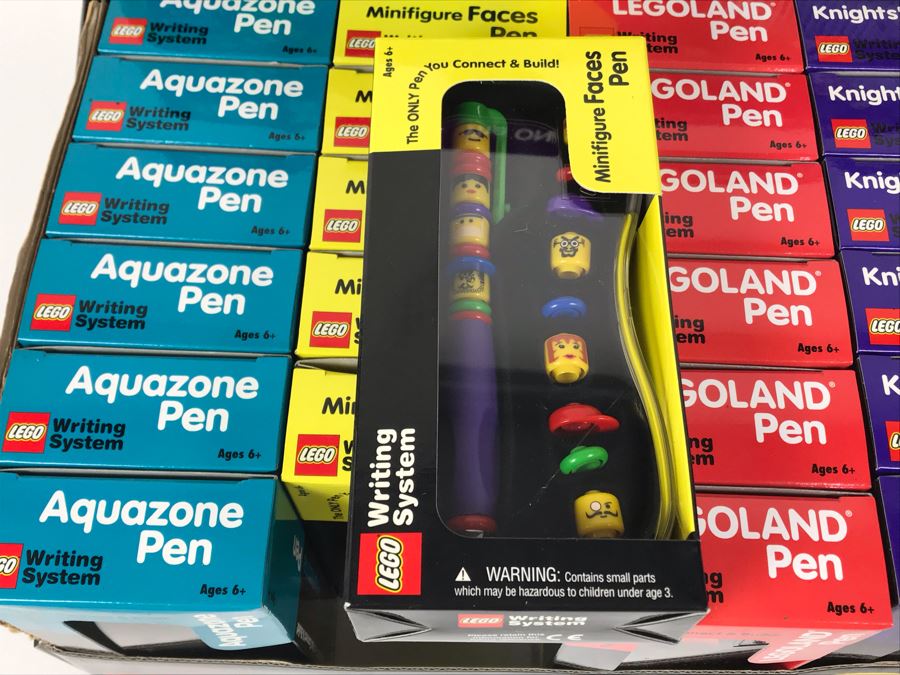 New 2001 LEGO Writing System Writing System Pens: Legoland Pen, Aquazone Pen, Faces Pen, Knights' Kingdom Pen Merchandiser Store Display By The CDM Company - 24 Pens [Photo 13]