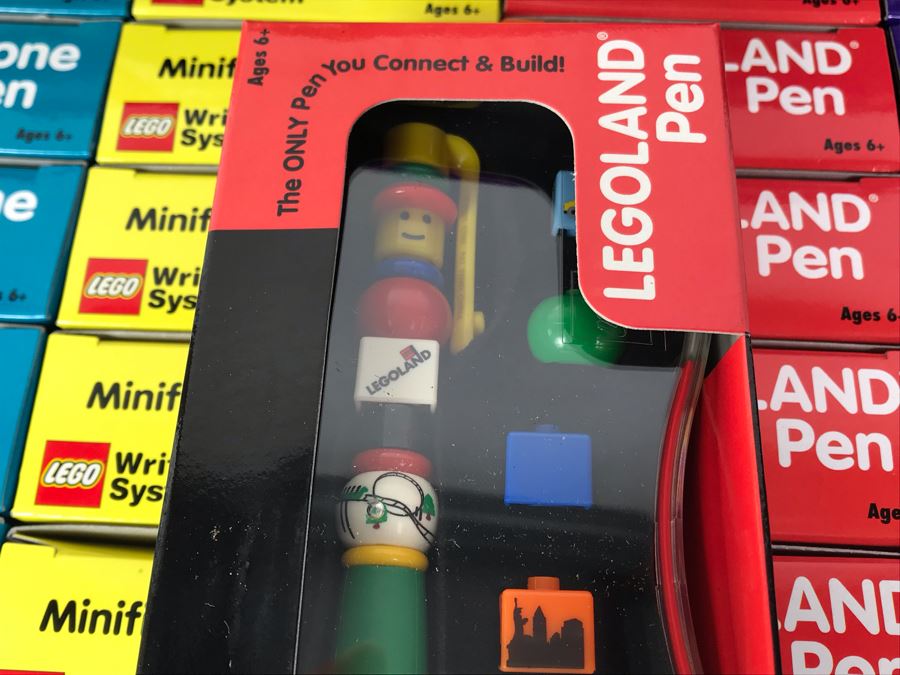 New 2001 LEGO Writing System Writing System Pens: Legoland Pen, Aquazone Pen, Faces Pen, Knights' Kingdom Pen Merchandiser Store Display By The CDM Company - 24 Pens [Photo 8]