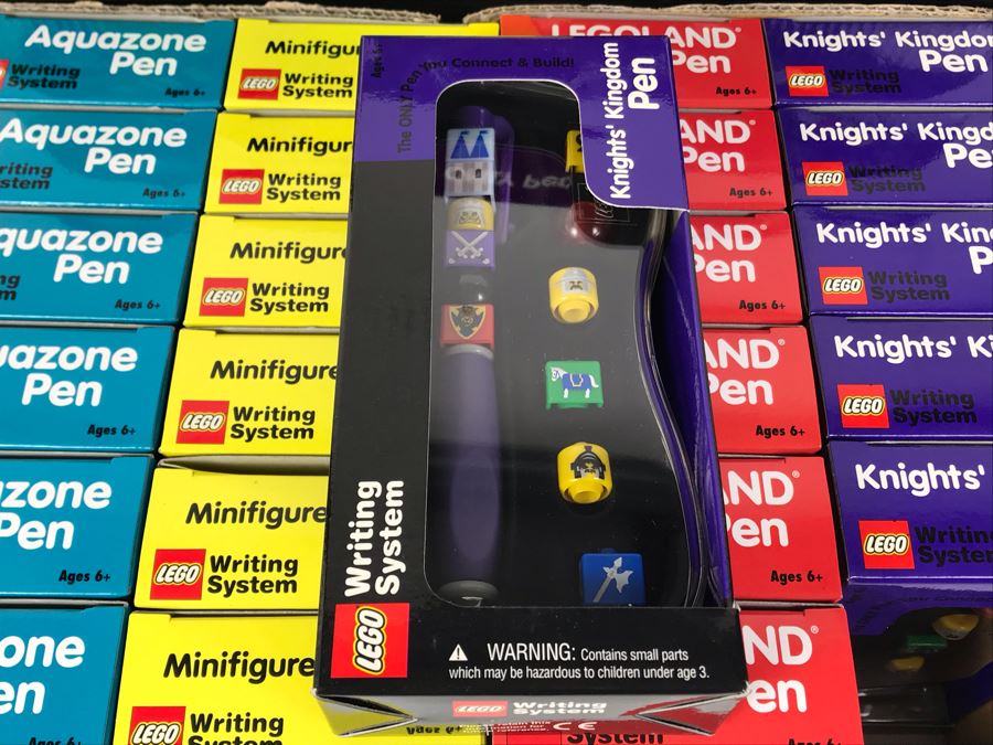 New 2001 LEGO Writing System Writing System Pens: Legoland Pen, Aquazone Pen, Faces Pen, Knights' Kingdom Pen Merchandiser Store Display By The CDM Company - 24 Pens [Photo 9]