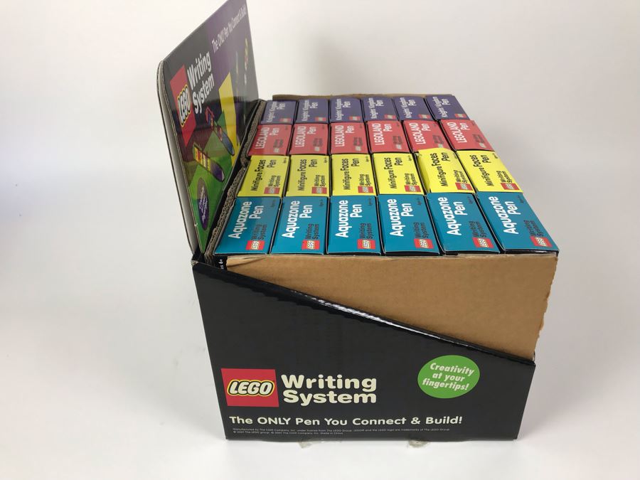 New 2001 LEGO Writing System Writing System Pens: Legoland Pen, Aquazone Pen, Faces Pen, Knights' Kingdom Pen Merchandiser Store Display By The CDM Company - 24 Pens [Photo 20]