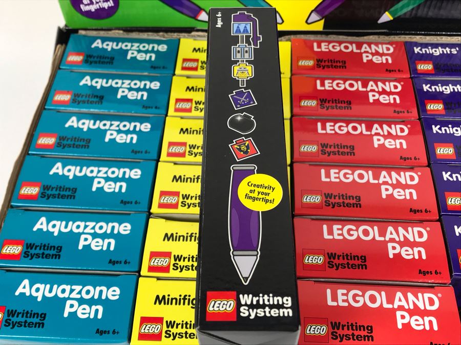 New 2001 LEGO Writing System Writing System Pens: Legoland Pen, Aquazone Pen, Faces Pen, Knights' Kingdom Pen Merchandiser Store Display By The CDM Company - 24 Pens [Photo 12]