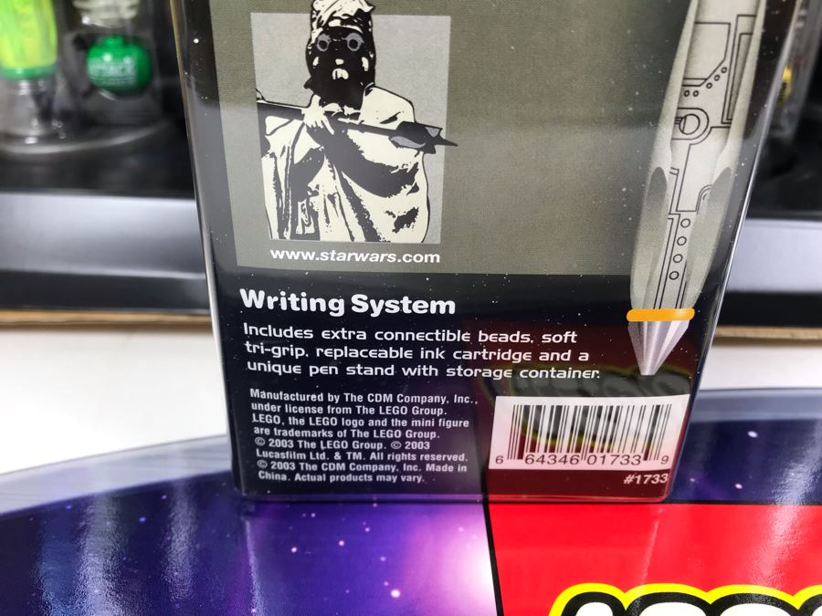 New 2003 LEGO Star Wars Writing System Writing System Pens: Yoda Pens, Tusken Raider Pens, Obi-Wan Kenobi Pens, Stormtrooper Pens, Paploo Pens, Luke Skywalker Pens Merchandiser Store Display By The CDM Company - 23 Pens Total - Missing One Paploo Pen [Photo 31]