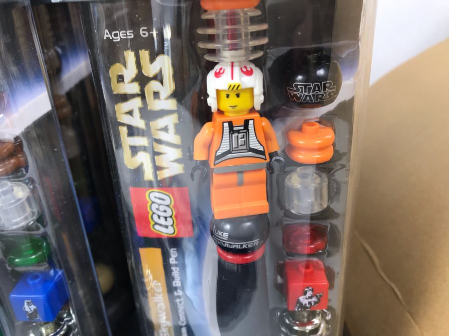 New 2003 LEGO Star Wars Writing System Writing System Pens: Yoda Pens, Tusken Raider Pens, Obi-Wan Kenobi Pens, Stormtrooper Pens, Paploo Pens, Luke Skywalker Pens Merchandiser Store Display By The CDM Company - 23 Pens Total - Missing One Paploo Pen [Photo 21]