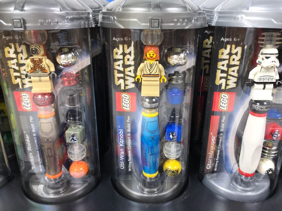 New 2003 LEGO Star Wars Writing System Writing System Pens: Yoda Pens, Tusken Raider Pens, Obi-Wan Kenobi Pens, Stormtrooper Pens, Paploo Pens, Luke Skywalker Pens Merchandiser Store Display By The CDM Company - 23 Pens Total - Missing One Paploo Pen [Photo 14]