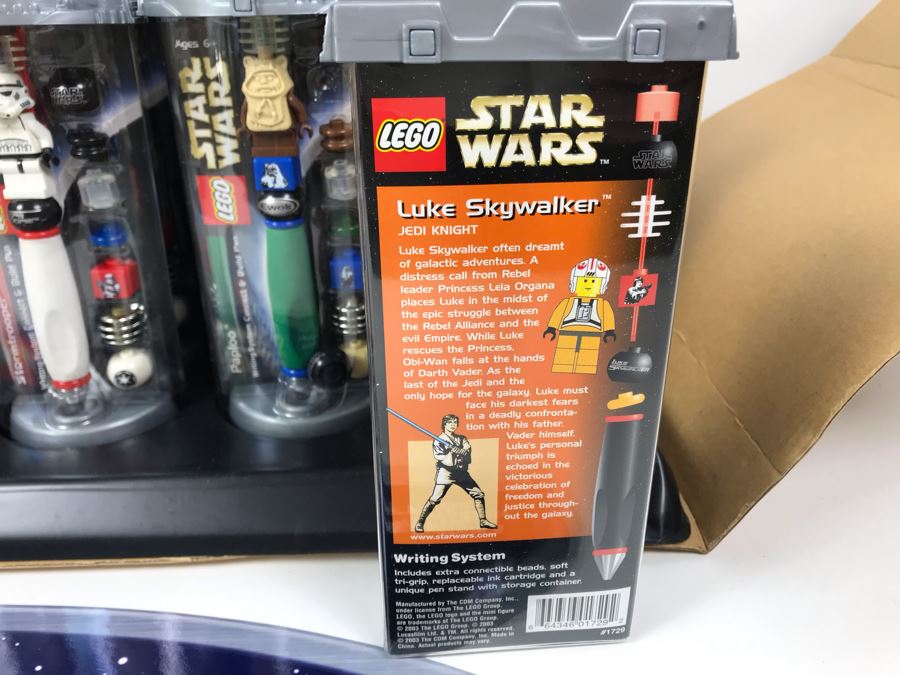 New 2003 LEGO Star Wars Writing System Writing System Pens: Yoda Pens, Tusken Raider Pens, Obi-Wan Kenobi Pens, Stormtrooper Pens, Paploo Pens, Luke Skywalker Pens Merchandiser Store Display By The CDM Company - 23 Pens Total - Missing One Paploo Pen [Photo 22]