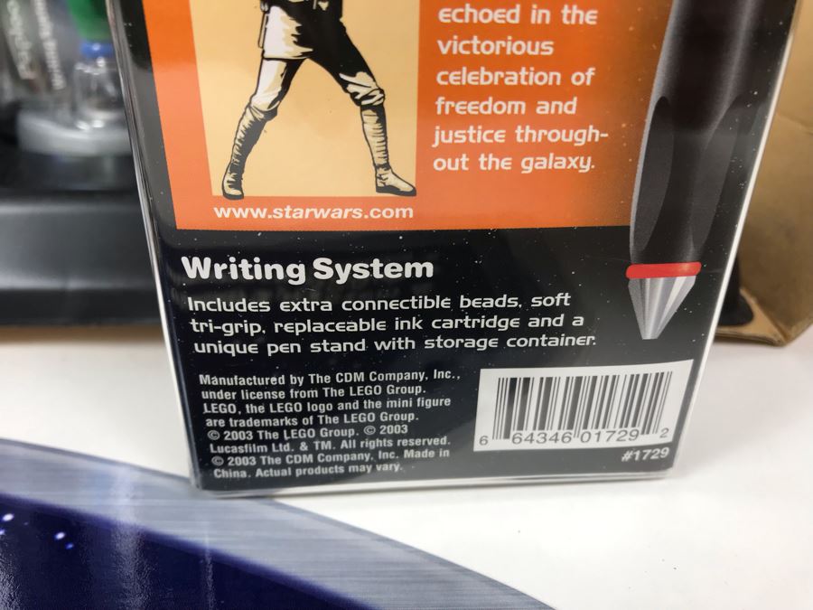 New 2003 LEGO Star Wars Writing System Writing System Pens: Yoda Pens, Tusken Raider Pens, Obi-Wan Kenobi Pens, Stormtrooper Pens, Paploo Pens, Luke Skywalker Pens Merchandiser Store Display By The CDM Company - 23 Pens Total - Missing One Paploo Pen [Photo 23]