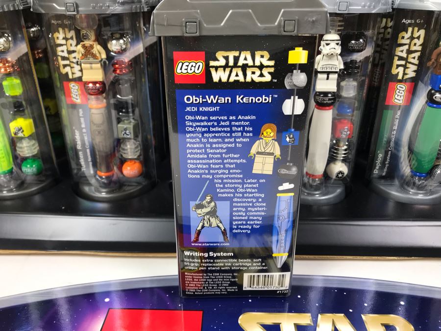 New 2003 LEGO Star Wars Writing System Writing System Pens: Yoda Pens, Tusken Raider Pens, Obi-Wan Kenobi Pens, Stormtrooper Pens, Paploo Pens, Luke Skywalker Pens Merchandiser Store Display By The CDM Company - 23 Pens Total - Missing One Paploo Pen [Photo 28]