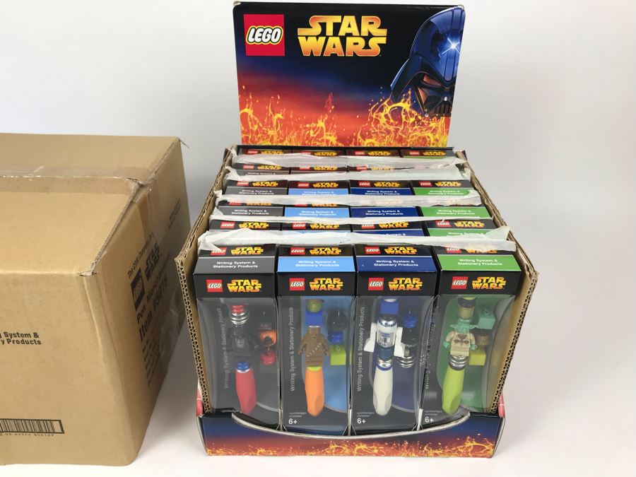 New 2005 LEGO Star Wars: Darth Vader Pens, Chewbacca Pens, R2-D2 Pens, Yoda Pens Writing System Pens Merchandiser Store Display By The CDM Company - 24 Pens [Photo 3]