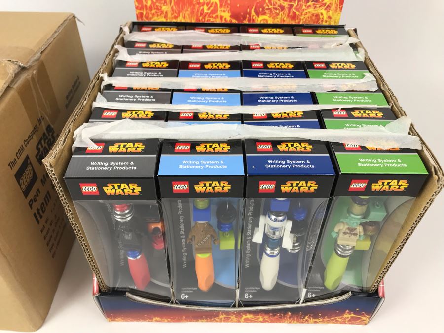New 2005 LEGO Star Wars: Darth Vader Pens, Chewbacca Pens, R2-D2 Pens, Yoda Pens Writing System Pens Merchandiser Store Display By The CDM Company - 24 Pens [Photo 4]