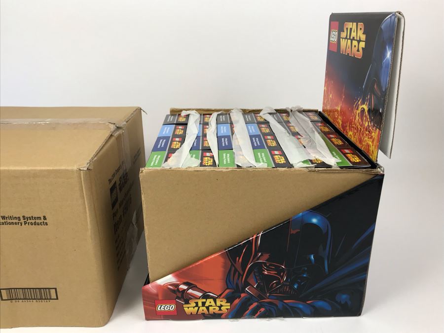 New 2005 LEGO Star Wars: Darth Vader Pens, Chewbacca Pens, R2-D2 Pens, Yoda Pens Writing System Pens Merchandiser Store Display By The CDM Company - 24 Pens [Photo 13]