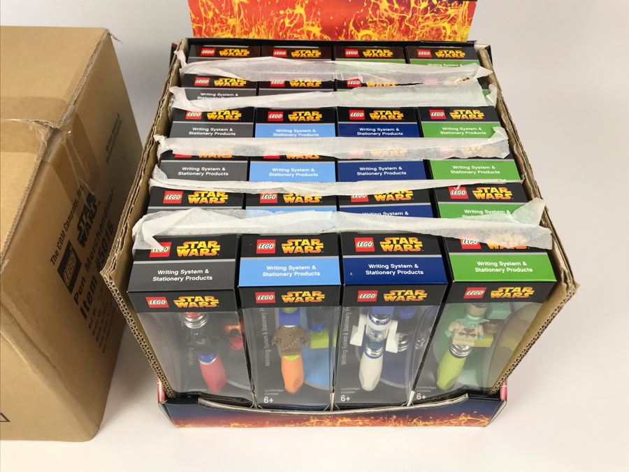 New 2005 LEGO Star Wars: Darth Vader Pens, Chewbacca Pens, R2-D2 Pens, Yoda Pens Writing System Pens Merchandiser Store Display By The CDM Company - 24 Pens [Photo 11]