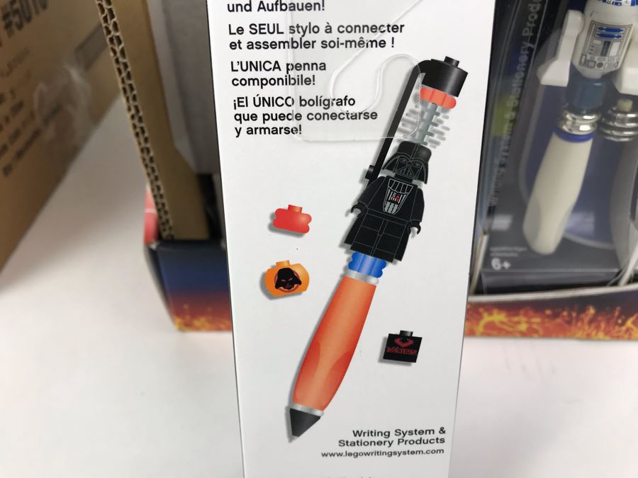 New 2005 LEGO Star Wars: Darth Vader Pens, Chewbacca Pens, R2-D2 Pens, Yoda Pens Writing System Pens Merchandiser Store Display By The CDM Company - 24 Pens [Photo 18]