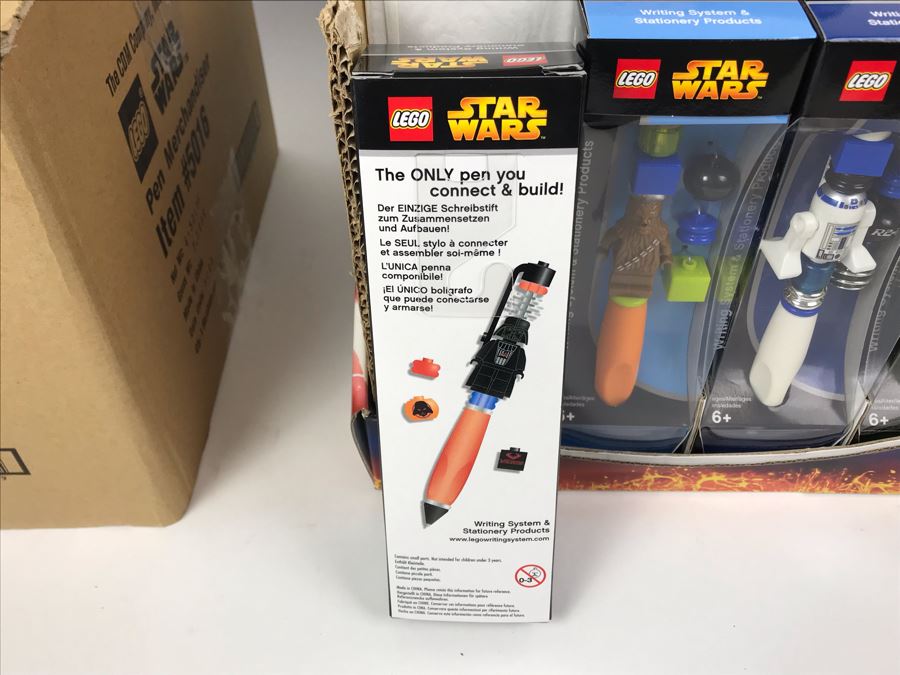 New 2005 LEGO Star Wars: Darth Vader Pens, Chewbacca Pens, R2-D2 Pens, Yoda Pens Writing System Pens Merchandiser Store Display By The CDM Company - 24 Pens [Photo 10]
