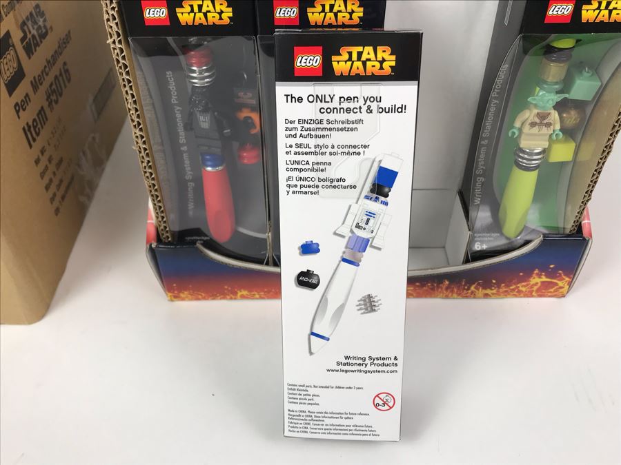 New 2005 LEGO Star Wars: Darth Vader Pens, Chewbacca Pens, R2-D2 Pens, Yoda Pens Writing System Pens Merchandiser Store Display By The CDM Company - 24 Pens [Photo 19]