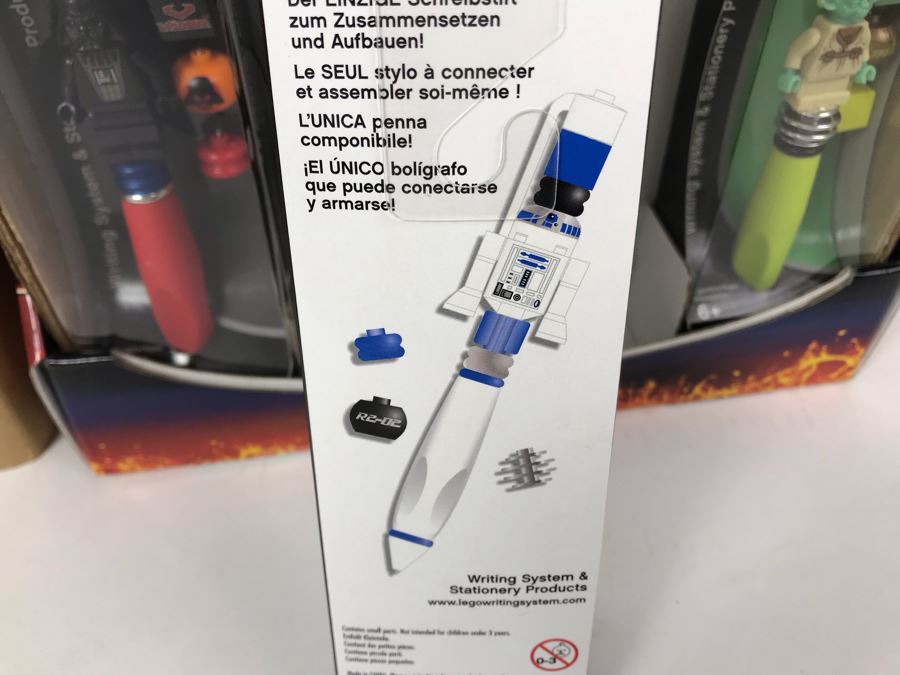 New 2005 LEGO Star Wars: Darth Vader Pens, Chewbacca Pens, R2-D2 Pens, Yoda Pens Writing System Pens Merchandiser Store Display By The CDM Company - 12 Pens [Photo 17]
