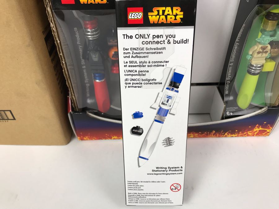 New 2005 LEGO Star Wars: Darth Vader Pens, Chewbacca Pens, R2-D2 Pens, Yoda Pens Writing System Pens Merchandiser Store Display By The CDM Company - 12 Pens [Photo 13]