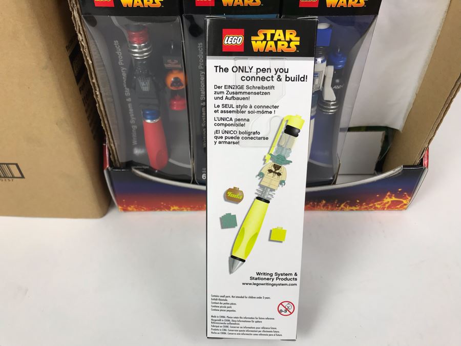 New 2005 LEGO Star Wars: Darth Vader Pens, Chewbacca Pens, R2-D2 Pens, Yoda Pens Writing System Pens Merchandiser Store Display By The CDM Company - 12 Pens [Photo 15]