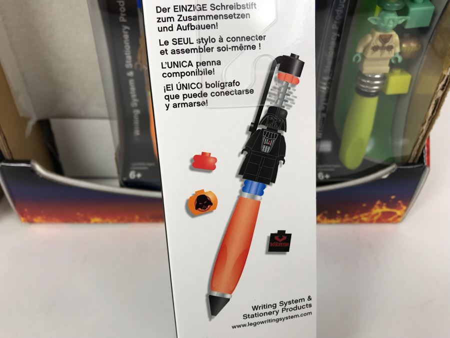 New 2005 LEGO Star Wars: Darth Vader Pens, Chewbacca Pens, R2-D2 Pens, Yoda Pens Writing System Pens Merchandiser Store Display By The CDM Company - 12 Pens [Photo 9]