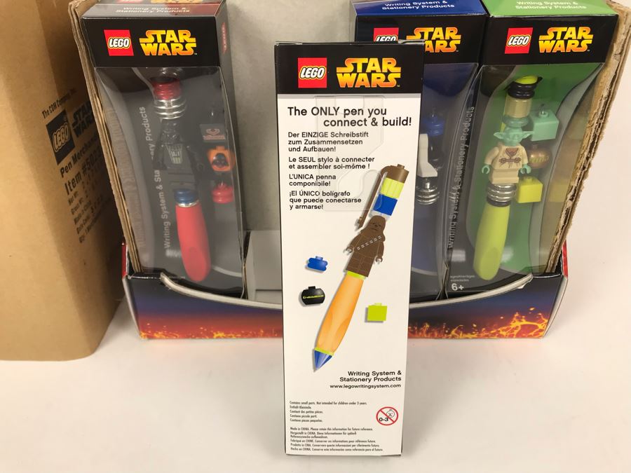 New 2005 LEGO Star Wars: Darth Vader Pens, Chewbacca Pens, R2-D2 Pens, Yoda Pens Writing System Pens Merchandiser Store Display By The CDM Company - 12 Pens [Photo 11]