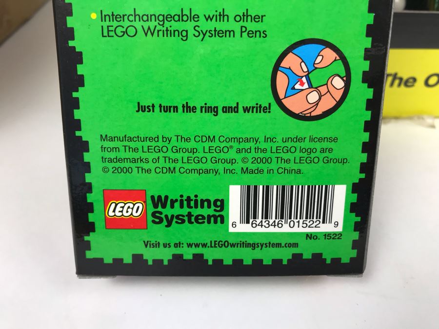 New 2000 LEGO Writing System Pens: Soccer Pens, Artic Pens, Dino Island Pens, World Pens Merchandiser Store Display By The CDM Company - 24 Pens [Photo 8]