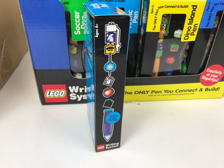 New 2000 LEGO Writing System Pens: Soccer Pens, Artic Pens, Dino Island Pens, World Pens Merchandiser Store Display By The CDM Company - 24 Pens [Photo 11]