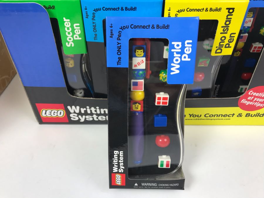 New 2000 LEGO Writing System Pens: Soccer Pens, Artic Pens, Dino Island Pens, World Pens Merchandiser Store Display By The CDM Company - 24 Pens [Photo 17]