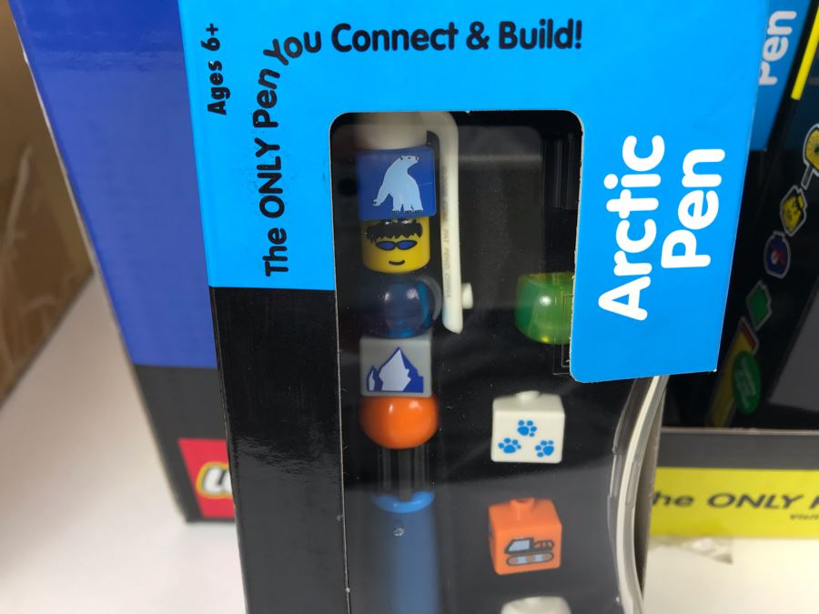 New 2000 LEGO Writing System Pens: Soccer Pens, Artic Pens, Dino Island Pens, World Pens Merchandiser Store Display By The CDM Company - 24 Pens [Photo 10]