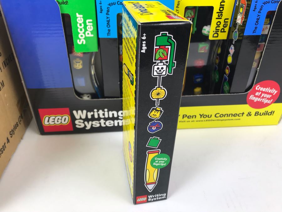 New 2000 LEGO Writing System Pens: Soccer Pens, Artic Pens, Dino Island Pens, World Pens Merchandiser Store Display By The CDM Company - 24 Pens [Photo 14]
