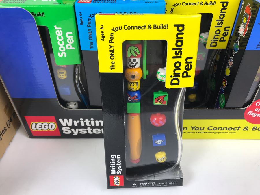 New 2000 LEGO Writing System Pens: Soccer Pens, Artic Pens, Dino Island Pens, World Pens Merchandiser Store Display By The CDM Company - 24 Pens [Photo 11]