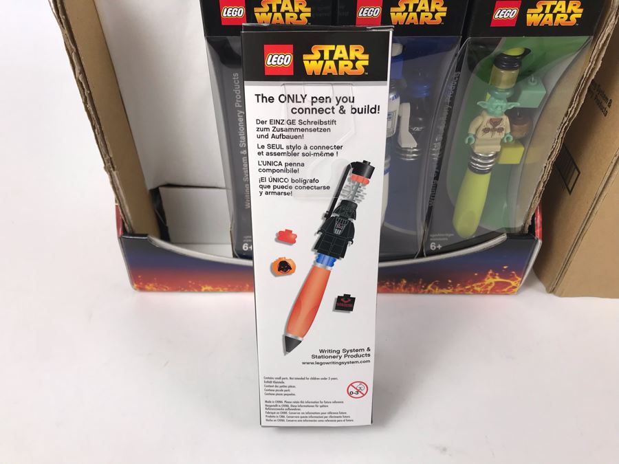 New 2005 LEGO Star Wars: Darth Vader Pens, Chewbacca Pens, R2-D2 Pens, Yoda Pens Writing System Pens Merchandiser Store Display By The CDM Company - 12 Pens [Photo 12]