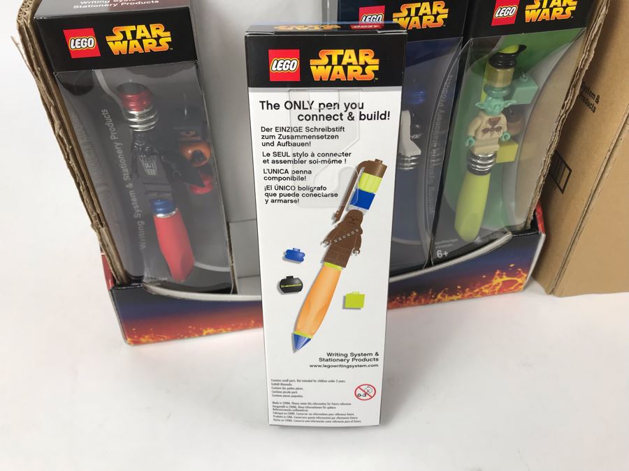 New 2005 LEGO Star Wars: Darth Vader Pens, Chewbacca Pens, R2-D2 Pens, Yoda Pens Writing System Pens Merchandiser Store Display By The CDM Company - 12 Pens [Photo 11]