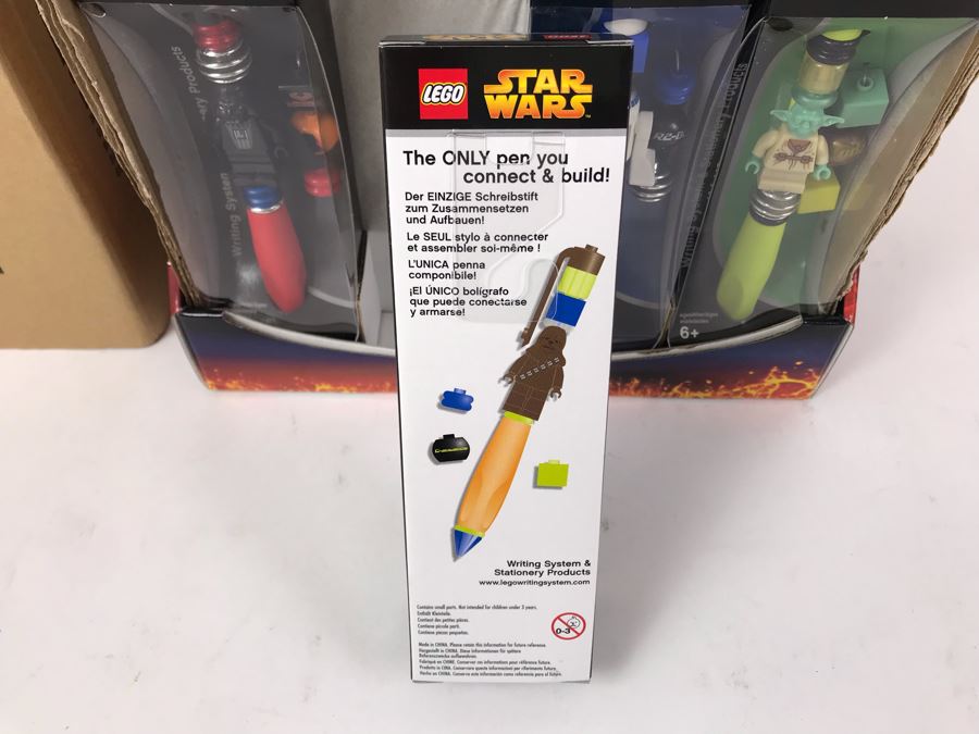 New 2005 LEGO Star Wars: Darth Vader Pens, Chewbacca Pens, R2-D2 Pens, Yoda Pens Writing System Pens Merchandiser Store Display By The CDM Company - 12 Pens [Photo 9]