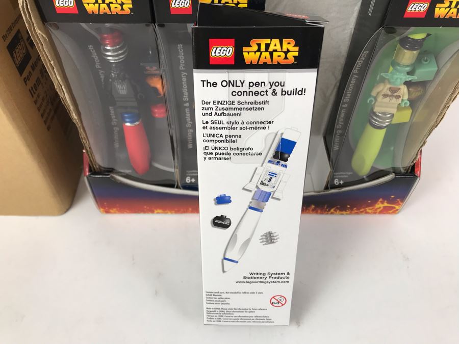 New 2005 LEGO Star Wars: Darth Vader Pens, Chewbacca Pens, R2-D2 Pens, Yoda Pens Writing System Pens Merchandiser Store Display By The CDM Company - 12 Pens [Photo 8]
