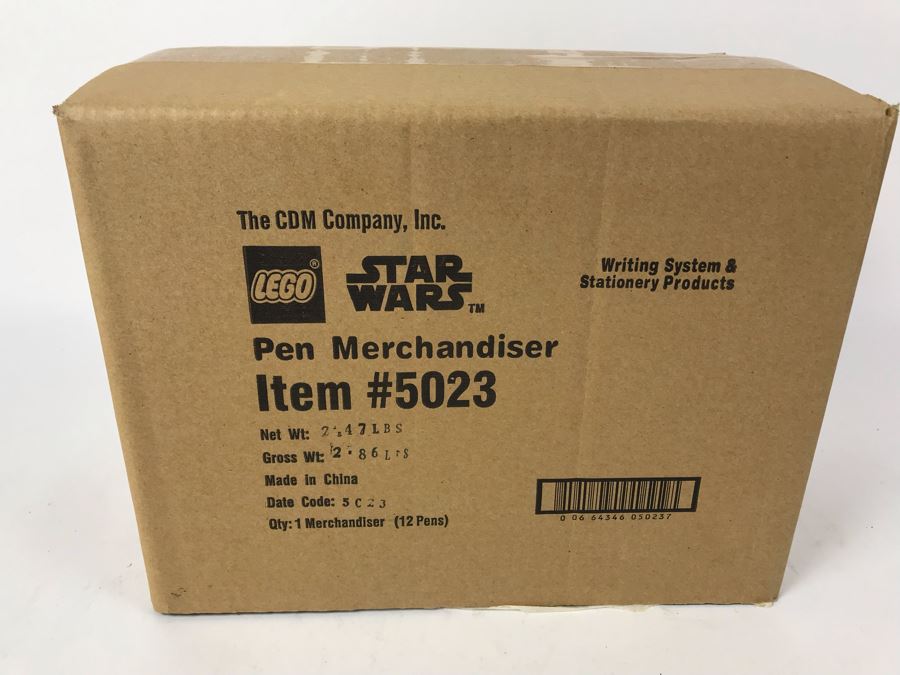 Sealed New 2005 LEGO Star Wars: Darth Vader Pens, Chewbacca Pens, R2-D2 Pens, Yoda Pens Writing System Pens Merchandiser Store Display By The CDM Company - 12 Pens [Photo 2]