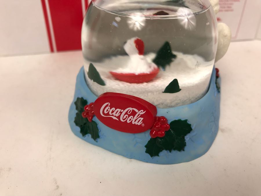 New 2003 Hardee's Coca-Cola Collectible Snow Globes - 4 Total [Photo 3]