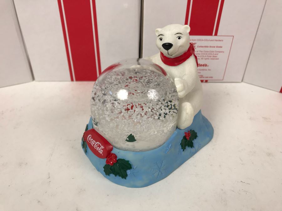 New 2003 Hardee's Coca-Cola Collectible Snow Globes - 4 Total [Photo 4]