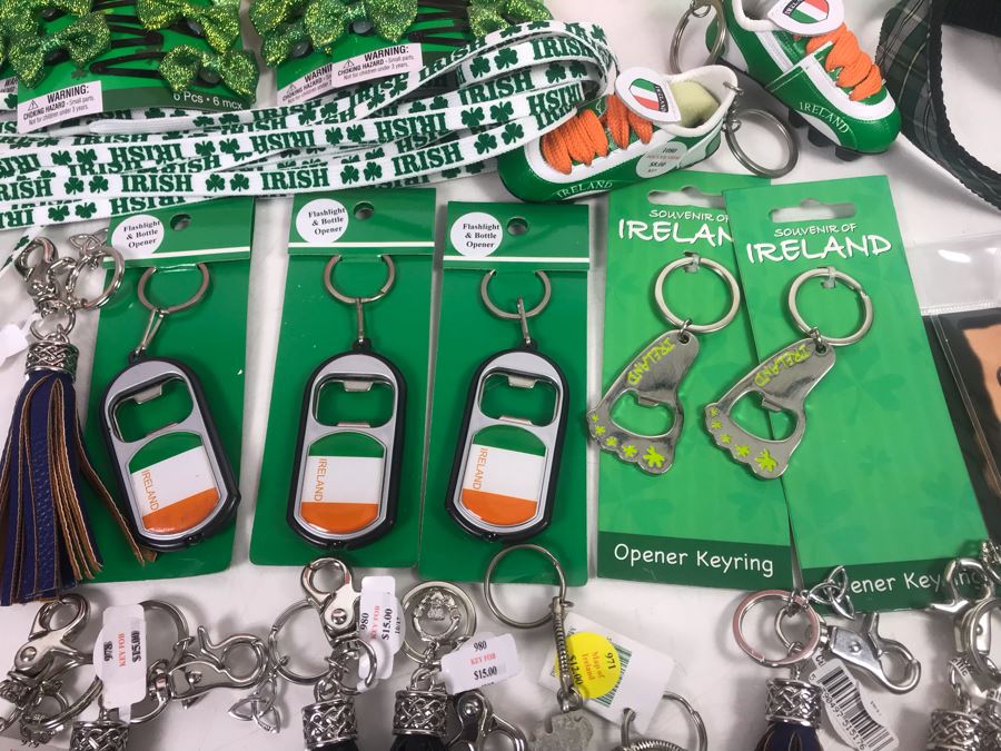 Just Added - Ireland Lot With Keychains, Key Fobs, Patches, Irish Barrettes, Irish Shoe Laces, Irish Bandanas, (2) Irish Dog Collars, Irish Dog Leash And Pink Basket - See Photos [Photo 5]