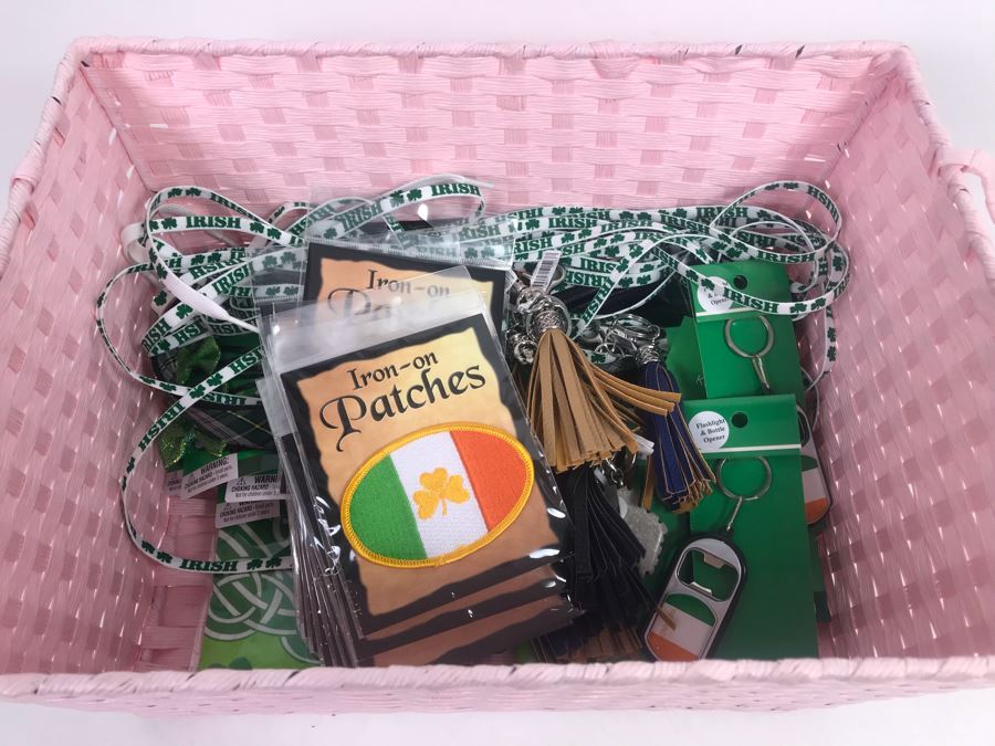 Just Added - Ireland Lot With Keychains, Key Fobs, Patches, Irish Barrettes, Irish Shoe Laces, Irish Bandanas, (2) Irish Dog Collars, Irish Dog Leash And Pink Basket - See Photos [Photo 22]