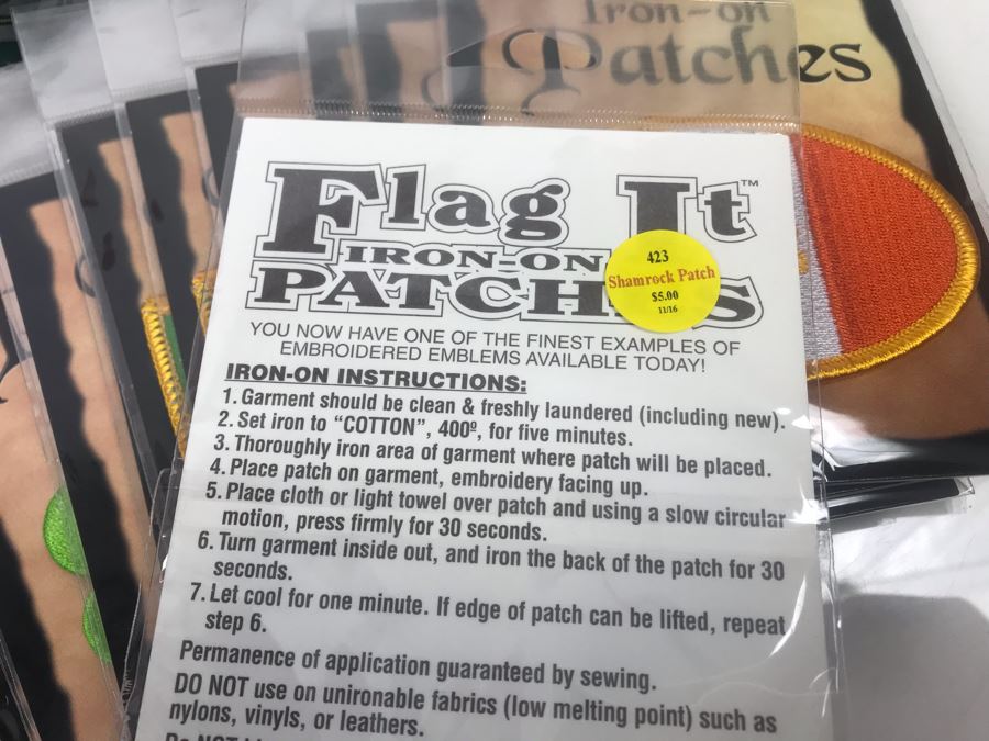 Just Added - Ireland Lot With Keychains, Key Fobs, Patches, Irish Barrettes, Irish Shoe Laces, Irish Bandanas, (2) Irish Dog Collars, Irish Dog Leash And Pink Basket - See Photos [Photo 4]