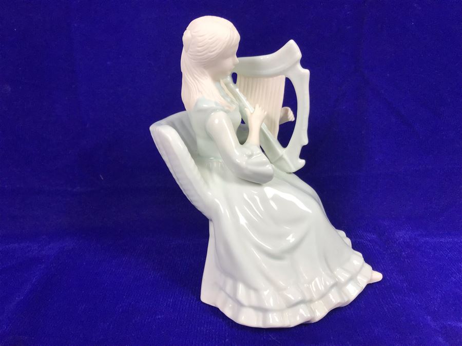 Just Added - Cyril Cullen Farney Castle The Harpist Figurine Made In Ireland Retails $225 [Photo 4]
