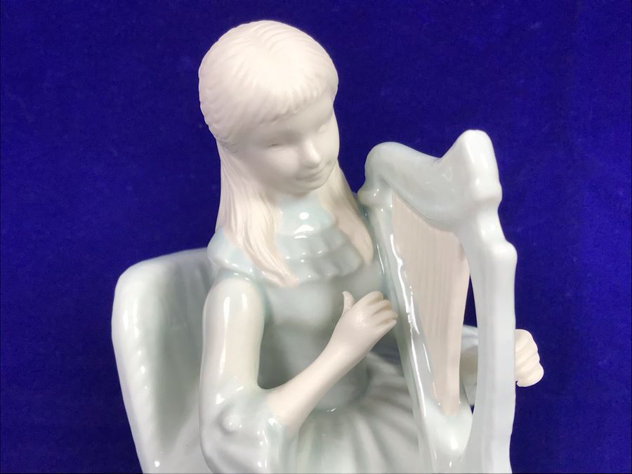 Just Added - Cyril Cullen Farney Castle The Harpist Figurine Made In Ireland Retails $225 [Photo 3]