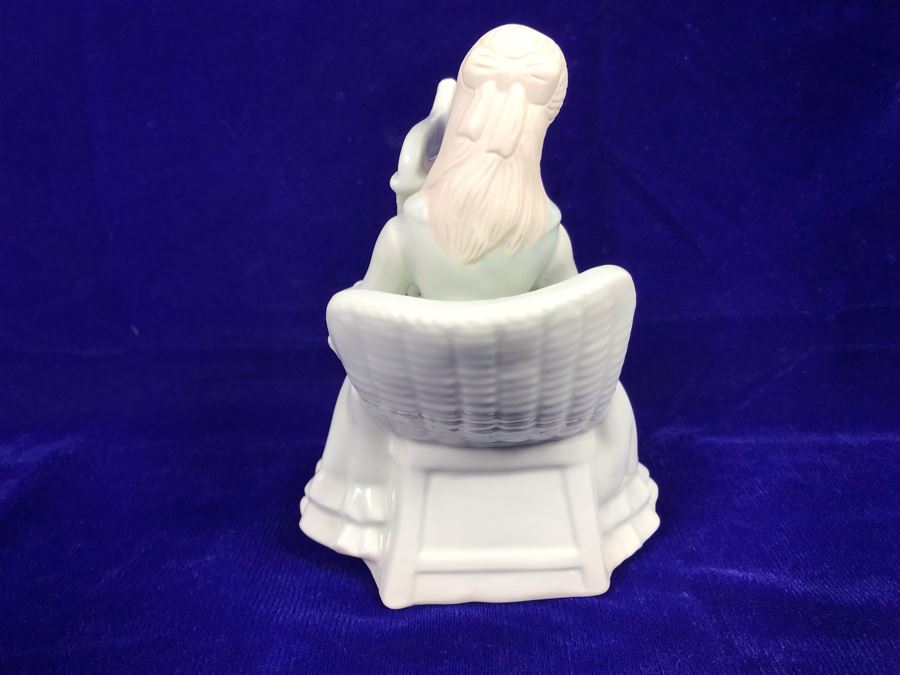 Just Added - Cyril Cullen Farney Castle The Harpist Figurine Made In Ireland Retails $225 [Photo 6]