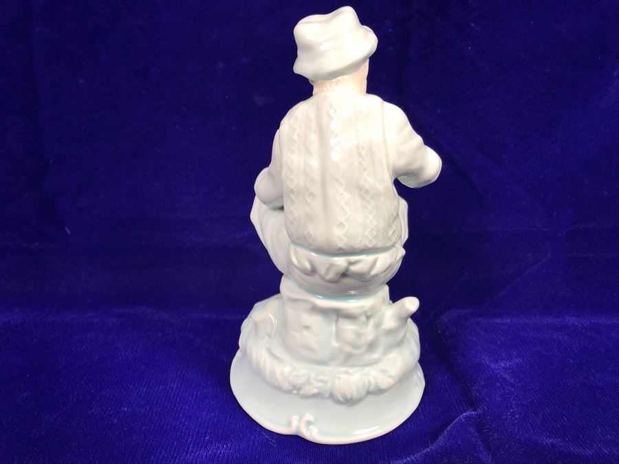 Just Added - Cyril Cullen Farney Castle Bodhran Player Figurine Made In Ireland Retails $225 [Photo 7]