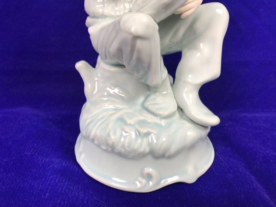 Just Added - Cyril Cullen Farney Castle Bodhran Player Figurine Made In Ireland Retails $225 [Photo 5]