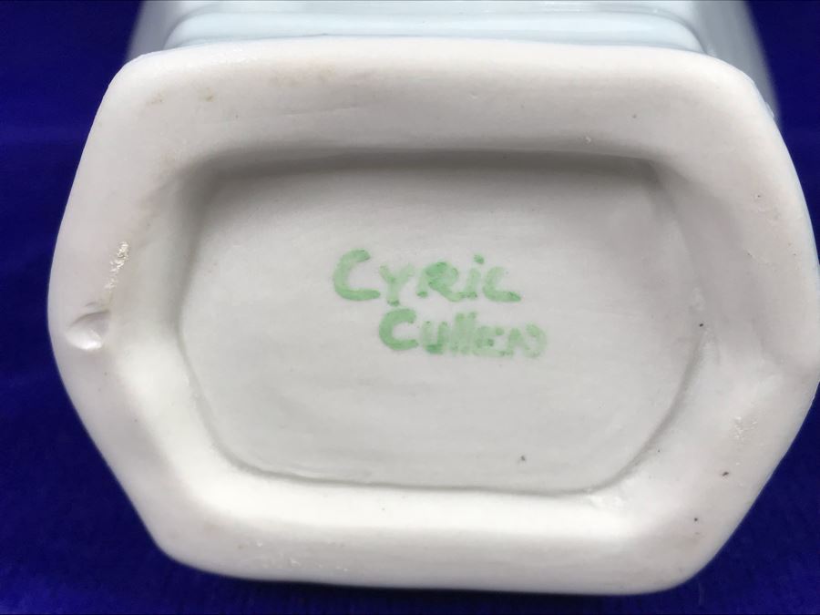 Just Added - Cyril Cullen Of Farney Castle Face Of Shannon Vase And Irish Hound Vase Retails $138 [Photo 11]