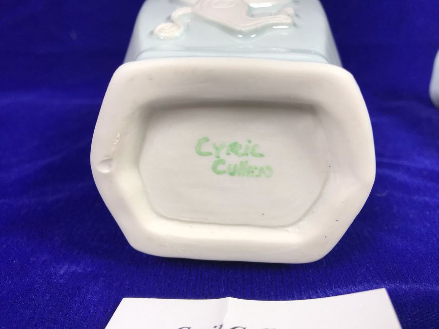 Just Added - Cyril Cullen Of Farney Castle Face Of Shannon Vase And Irish Hound Vase Retails $138 [Photo 10]