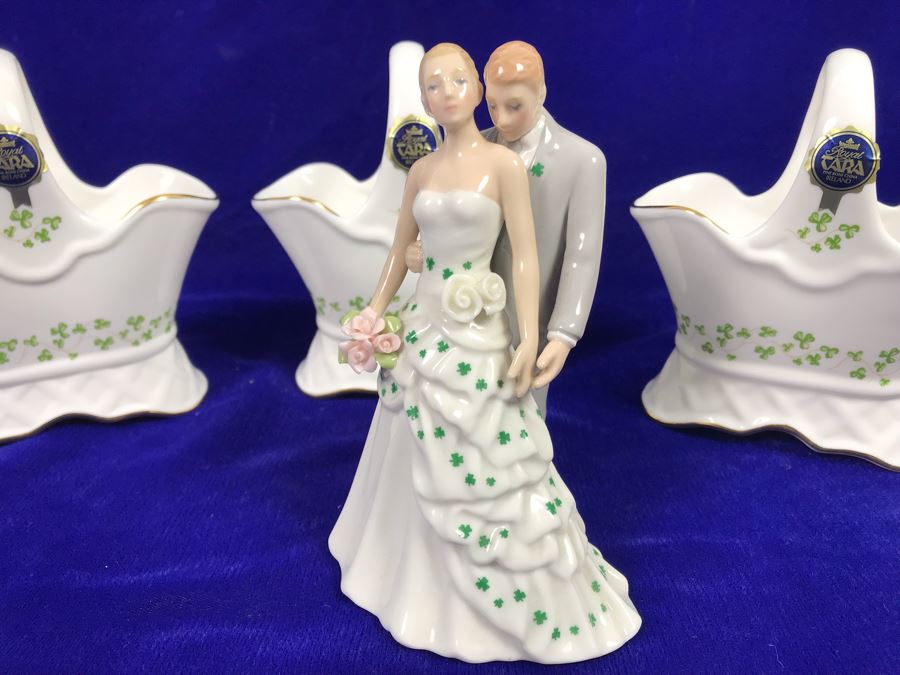 Just Added - (3) Royal Tara Fine Bone Irish China Trellis Baskets And Cosmos Cake Topper Retails $206 [Photo 3]