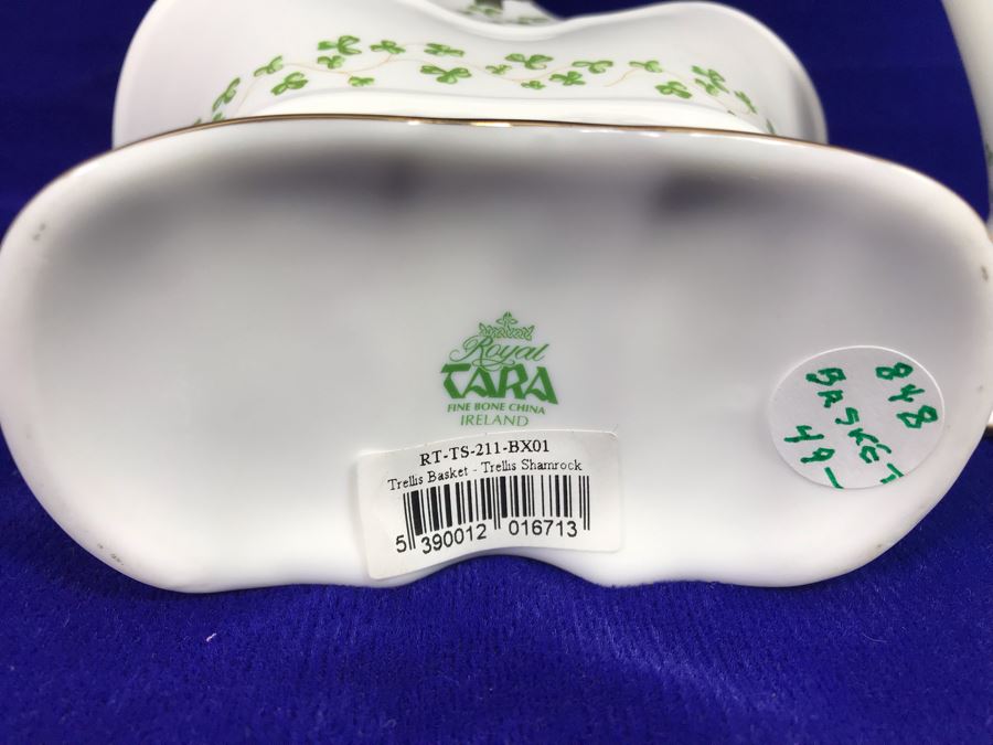 Just Added - (3) Royal Tara Fine Bone Irish China Trellis Baskets And Cosmos Cake Topper Retails $206 [Photo 8]