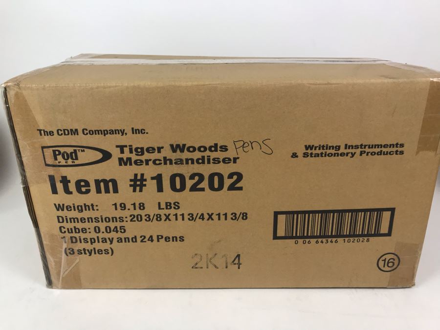 New Tiger Woods Upper Deck Collectibles Signature Series Limited Edition Individually Numbered Collectible Memorabilia Pod Pens With Merchandiser Store Display By The CDM Company - 3 Styles 24 Tiger Woods Pens [Photo 20]